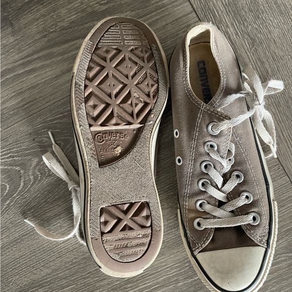 Tan & White Chucks- M5, W7 - Picture 5 of 6